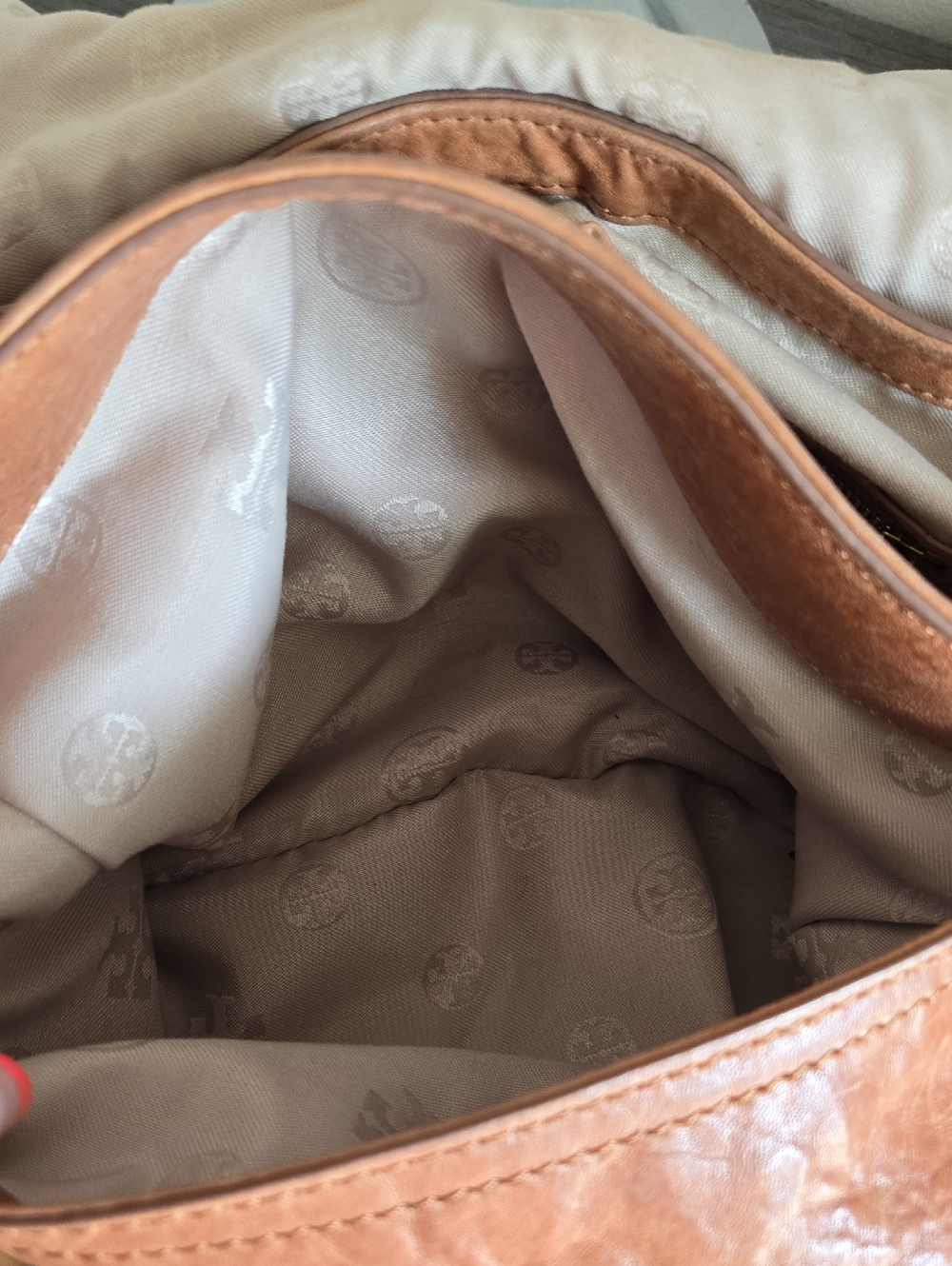 Tory Burch Tan Distressed Leather Flap Shoulder Bag with Gold Logo - Picture 11 of 14